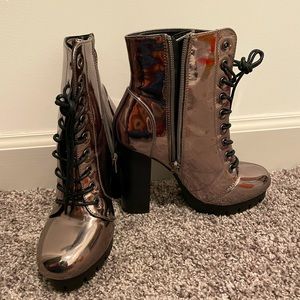 Cink-Me metallic heel ankle boots